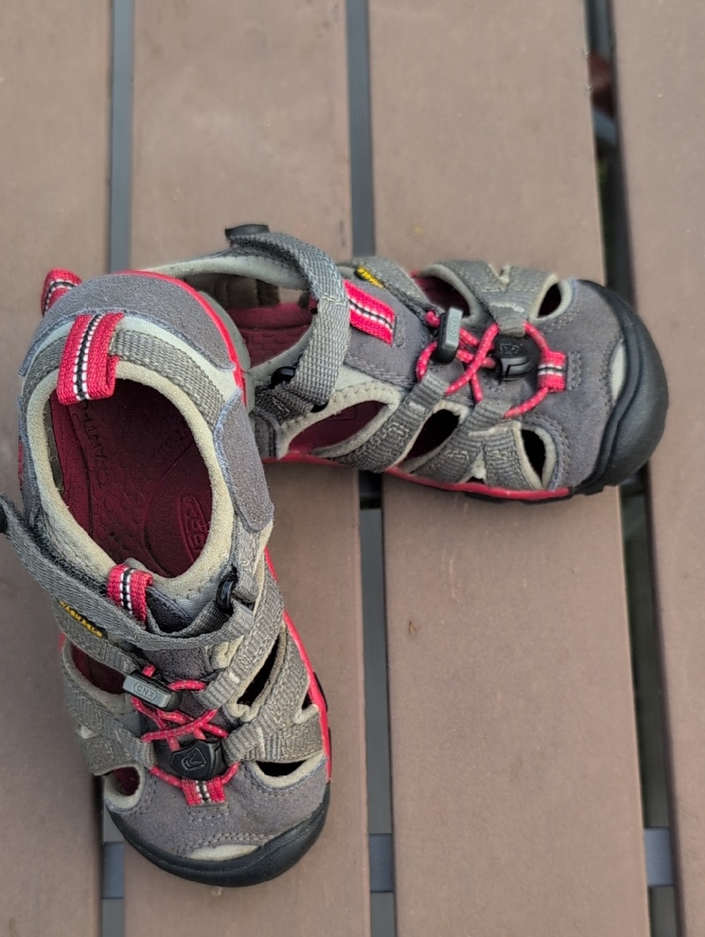 Keen  Kids 12 Newport H2 Sandals Waterproof Non Marking
